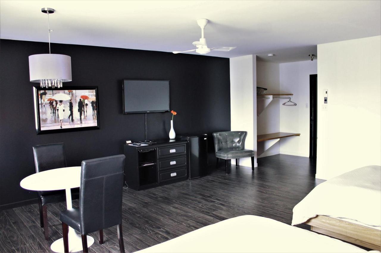 Valcourt Motel Du Canton מראה חיצוני תמונה