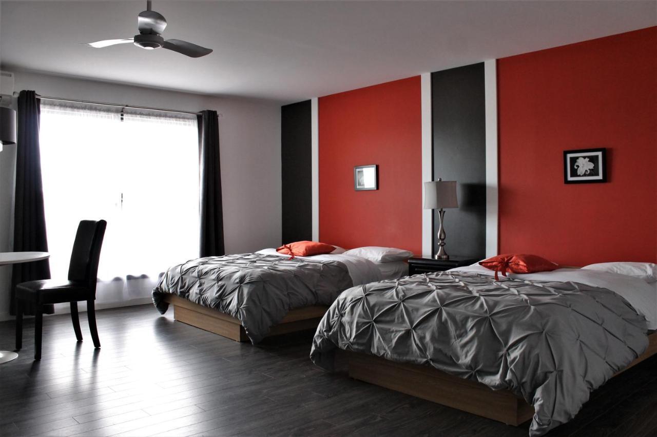 Valcourt Motel Du Canton מראה חיצוני תמונה