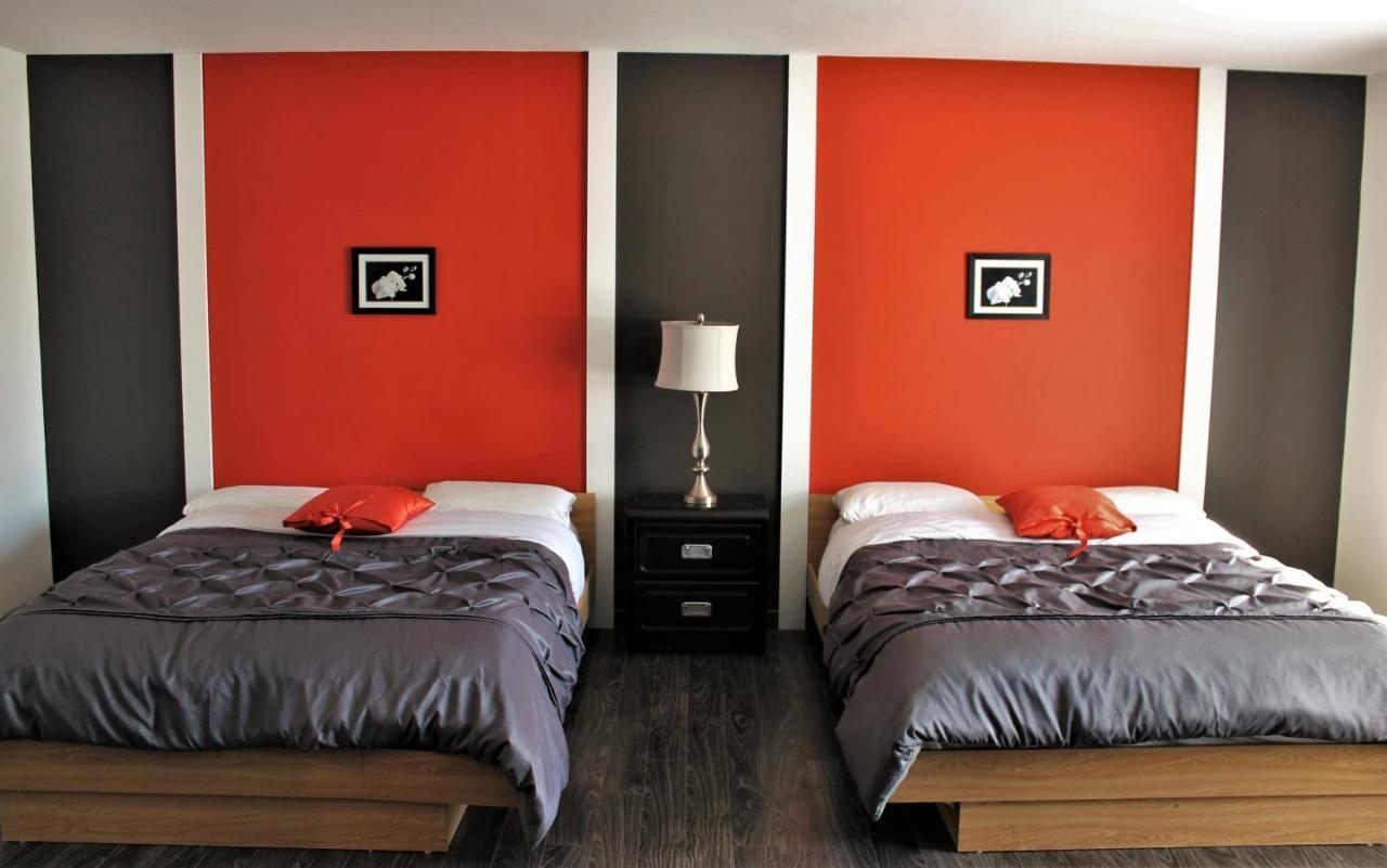 Valcourt Motel Du Canton מראה חיצוני תמונה